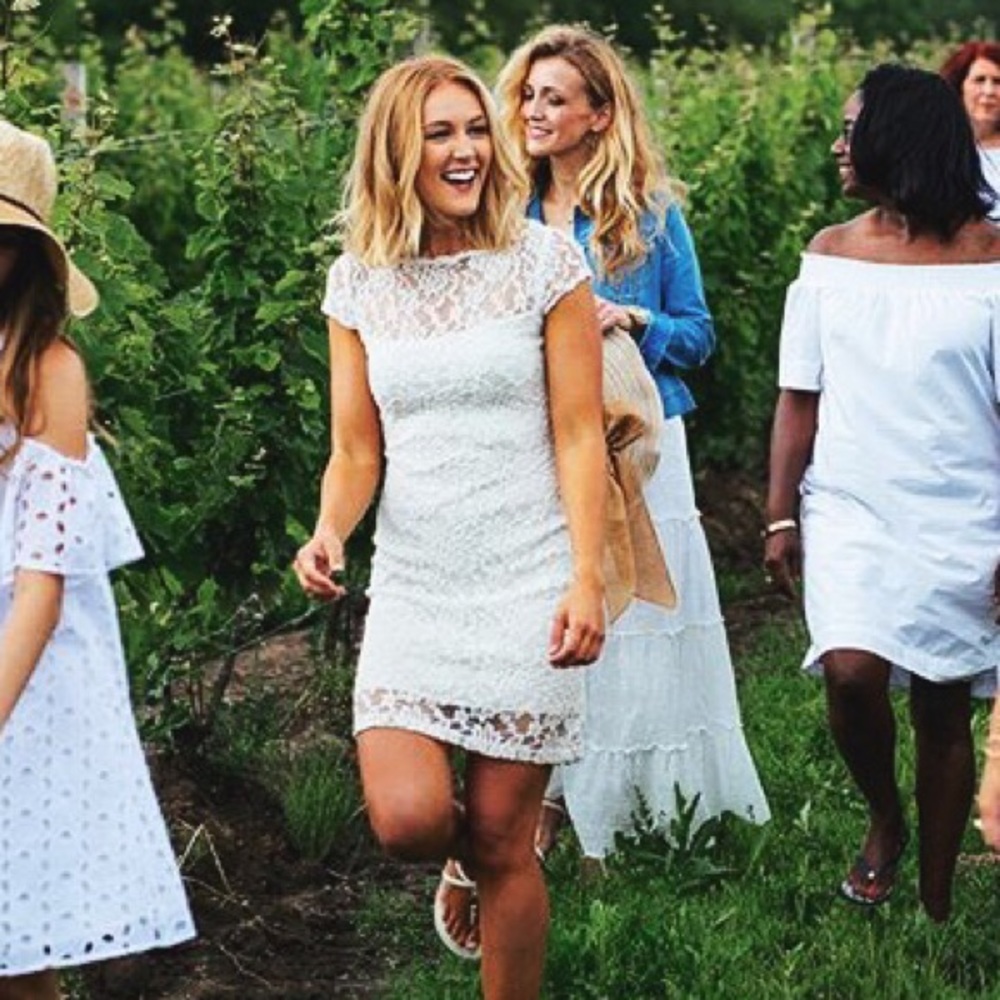 B.Darlin • Off White Cream Lace Bodycon Dress